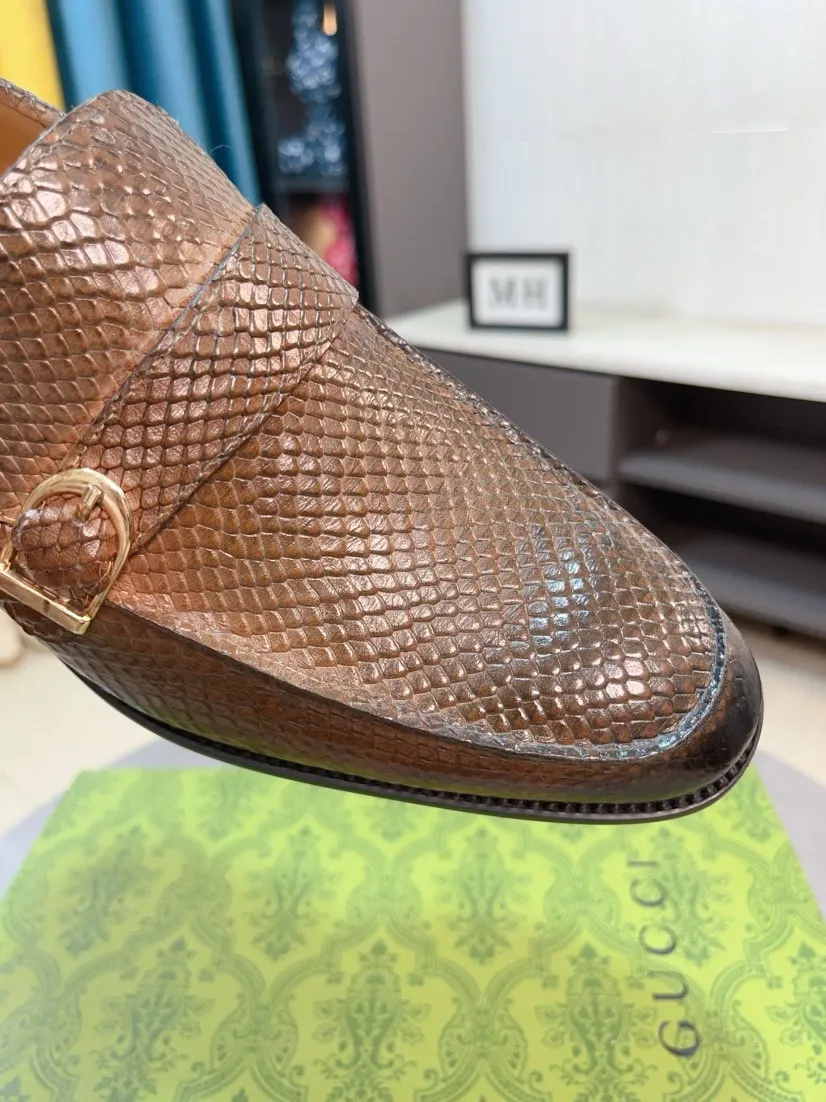 Men's shoes 💰500🌹🌹[GUCCI Gucci] A new style of formal men's leather shoes is coming ~ The original quality upper is made of Italian cowhide➕The leather is soft and delicate, comfortable and soft. The top layer of genuine leather, rubber wear-resistant outsole, the shoe shape is dignified and domineering, and the luxury charm is not concealed! The natural and free nouveau riche leads the trend. Code number: 38-44